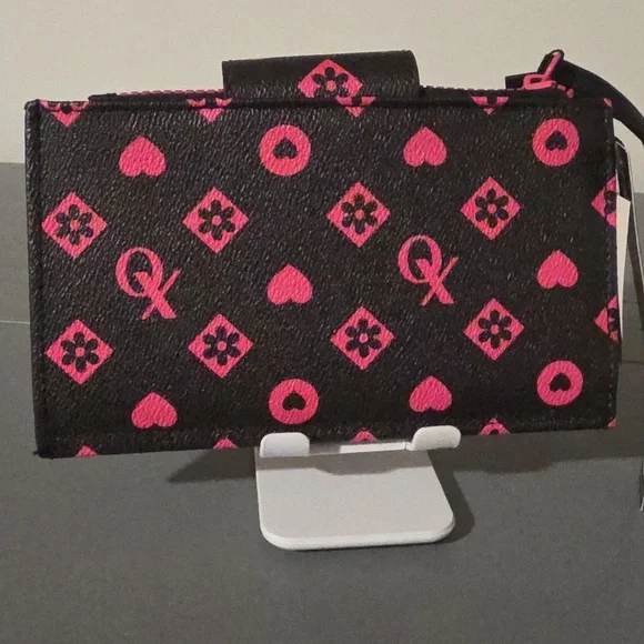 XOXO NWT Pink and Black Large Wristlet - Picture 5 of 7